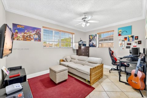 Casa en venta en Hialeah, Florida, 4 dormitorios, 152.17 m2 № 2006432 - foto 23