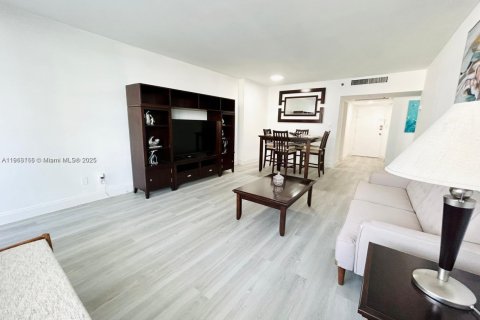 Copropriété à vendre à Miami Beach, Floride: 1 chambre, 62.71 m2 № 2017065 - photo 2