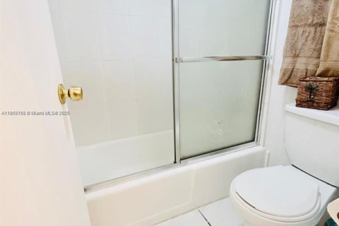 Copropriété à vendre à Miami Beach, Floride: 1 chambre, 62.71 m2 № 2017065 - photo 8