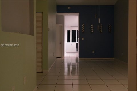 Copropriété à louer à Miami, Floride: 2 chambres, 83.61 m2 № 2024554 - photo 4