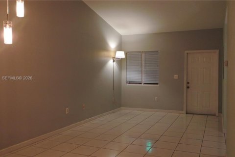 Copropriété à louer à Miami, Floride: 2 chambres, 83.61 m2 № 2024554 - photo 2