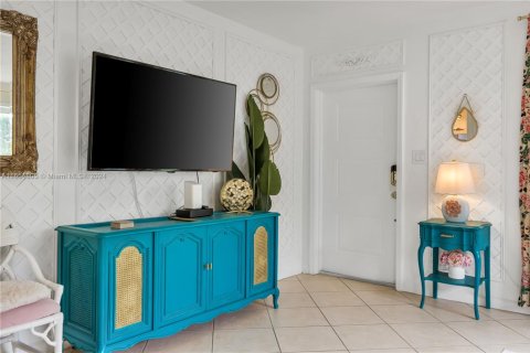 House in Hollywood, Florida 2 bedrooms, 80.82 sq.m. № 1865340 - photo 19