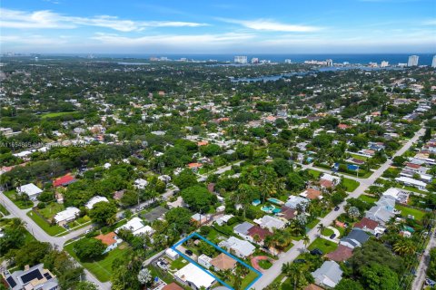 House in Hollywood, Florida 2 bedrooms, 80.82 sq.m. № 1865340 - photo 5