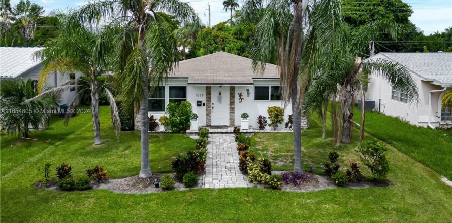 House in Hollywood, Florida 2 bedrooms, 80.82 sq.m. № 1865340