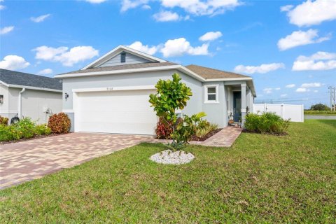 House in Parrish, Florida 3 bedrooms, 139.91 sq.m. № 1917688 - photo 1