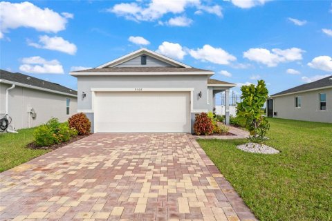 House in Parrish, Florida 3 bedrooms, 139.91 sq.m. № 1917688 - photo 2