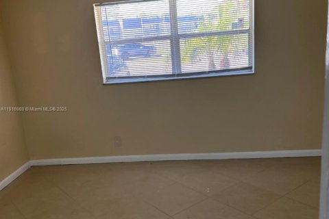Condominio en alquiler en Tamarac, Florida, 1 dormitorio, 69.68 m2 № 1972276 - foto 7