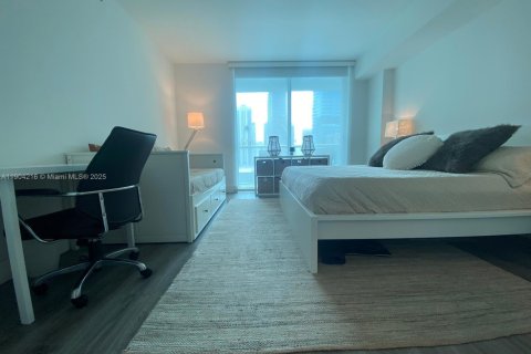 Condominio en alquiler en Miami, Florida, 1 dormitorio, 68.56 m2 № 1955370 - foto 9