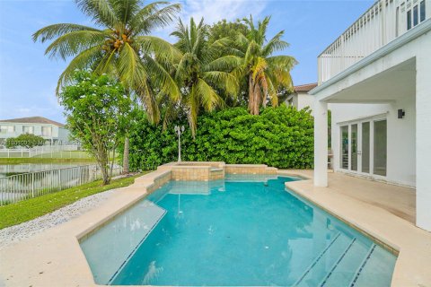 Villa ou maison à vendre à Miramar, Floride: 5 chambres, 325.25 m2 № 1952226 - photo 2