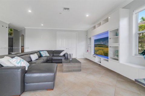 Villa ou maison à vendre à Miramar, Floride: 5 chambres, 325.25 m2 № 1952226 - photo 17