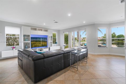 Villa ou maison à vendre à Miramar, Floride: 5 chambres, 325.25 m2 № 1952226 - photo 16