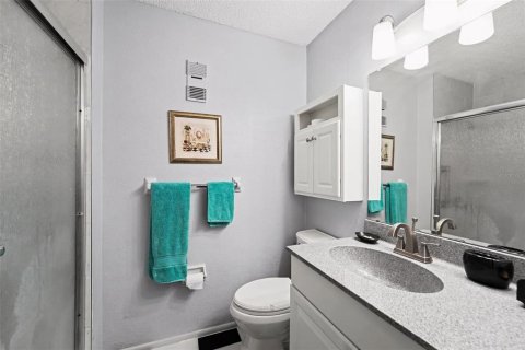 Condo in Saint Petersburg, Florida, 2 bedrooms  № 2234678 - photo 16