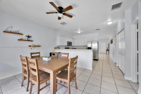 Villa ou maison à vendre à Miami, Floride: 3 chambres, 122.45 m2 № 1779270 - photo 5
