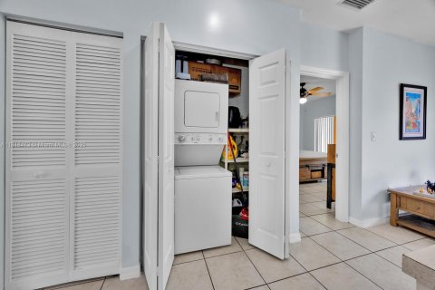 Villa ou maison à vendre à Miami, Floride: 3 chambres, 122.45 m2 № 1779270 - photo 15
