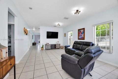 Villa ou maison à vendre à Miami, Floride: 3 chambres, 122.45 m2 № 1779270 - photo 3