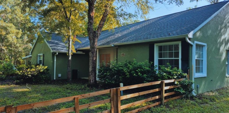 House in Crystal River, Florida 3 bedrooms, 217.58 sq.m. № 1858302