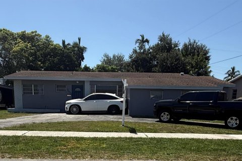 Casa en Miami Gardens, Florida 3 dormitorios, 159.98 m2 № 2309771