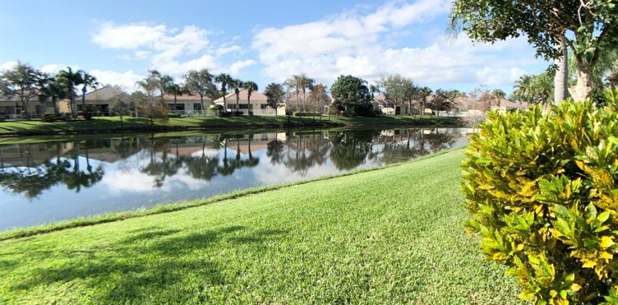 Villa ou maison à Wellington, Floride 4 chambres, 232.16 m2 № 676836