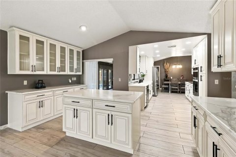 House in Kissimmee, Florida 3 bedrooms, 187.38 sq.m. № 2429127 - photo 13