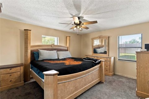 House in Kissimmee, Florida 3 bedrooms, 187.38 sq.m. № 2429127 - photo 24