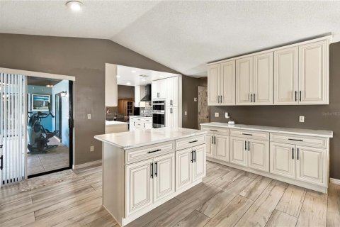 House in Kissimmee, Florida 3 bedrooms, 187.38 sq.m. № 2429127 - photo 14