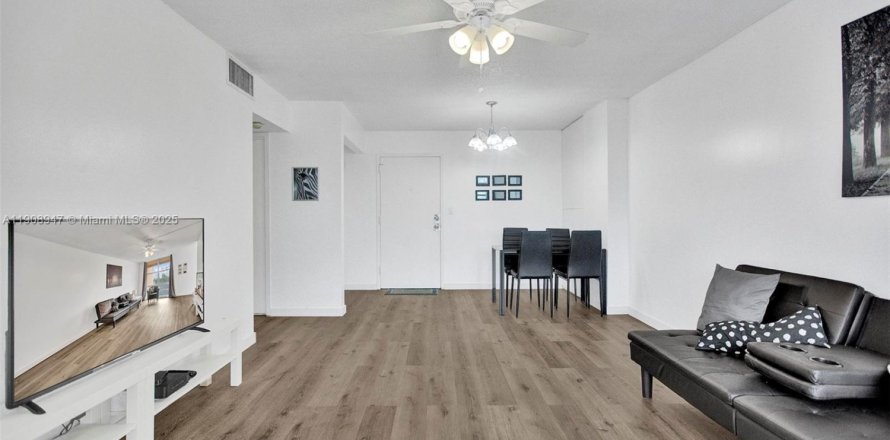 Condo à Sunny Isles Beach, Floride, 1 chambre  № 1964717