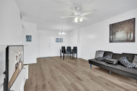 Copropriété à louer à Sunny Isles Beach, Floride: 1 chambre, 67.35 m2 № 1964717 - photo 4