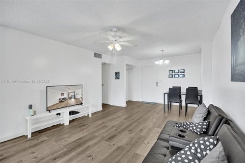 Copropriété à louer à Sunny Isles Beach, Floride: 1 chambre, 67.35 m2 № 1964717 - photo 6