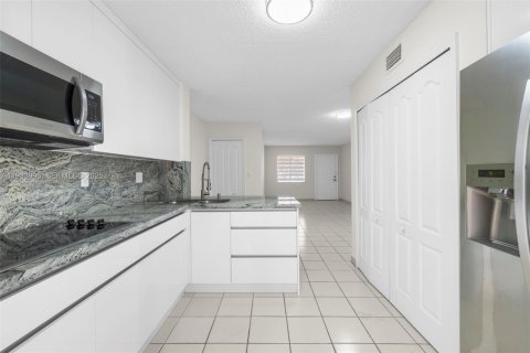 Снять в аренду кондоминиум в Хайалиа, Флорида 2 спальни, 103.12м2, № 1992389 - фото 14