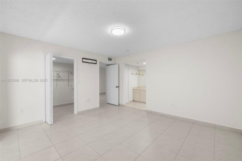 Снять в аренду кондоминиум в Хайалиа, Флорида 2 спальни, 103.12м2, № 1992389 - фото 23