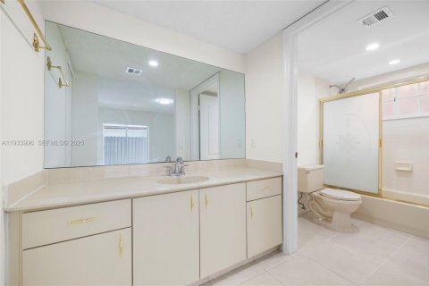 Снять в аренду кондоминиум в Хайалиа, Флорида 2 спальни, 103.12м2, № 1992389 - фото 26