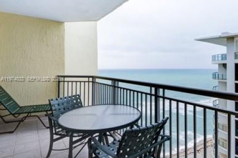 Купить кондоминиум в Санни-Айлс-Бич, Флорида 1 спальня, 86.4м2, № 2044010 - фото 9