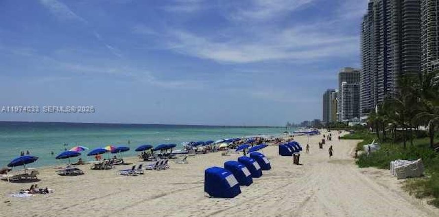 Кондоминиум с 1 спальней в Санни-Айлс-Бич, Флорида № 2044010