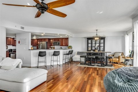 Condo in Cape Canaveral, Florida, 3 bedrooms  № 2109770 - photo 15