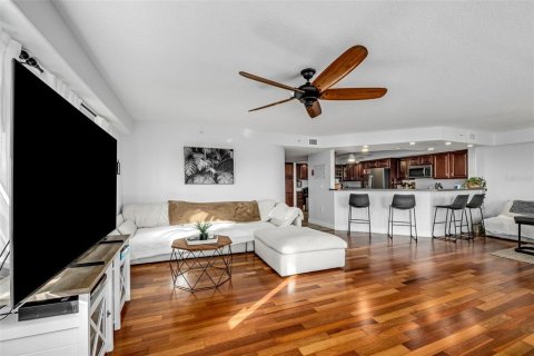 Condo in Cape Canaveral, Florida, 3 bedrooms  № 2109770 - photo 14