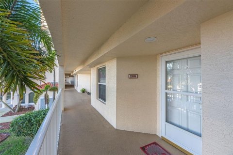 Condo in Cape Canaveral, Florida, 3 bedrooms  № 2109770