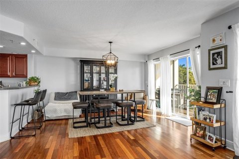 Condo in Cape Canaveral, Florida, 3 bedrooms  № 2109770 - photo 10