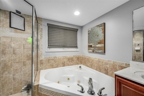 Condo in Cape Canaveral, Florida, 3 bedrooms  № 2109770 - photo 24
