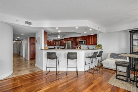 Condo in Cape Canaveral, Florida, 3 bedrooms  № 2109770 - photo 9