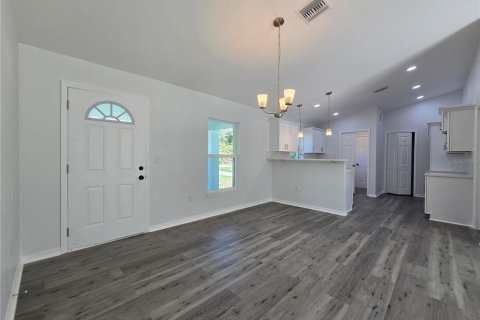 House in Ocklawaha, Florida 3 bedrooms, 121.7 sq.m. № 2226013 - photo 13