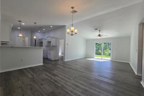 House in Ocklawaha, Florida 3 bedrooms, 121.7 sq.m. № 2226013 - photo 12
