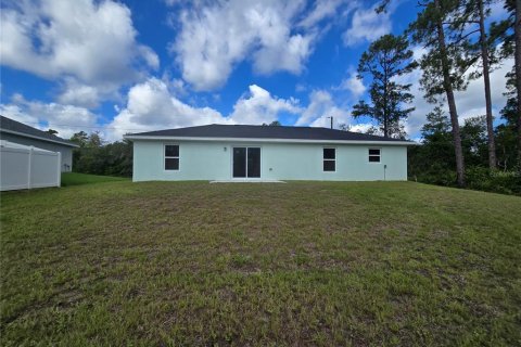 House in Ocklawaha, Florida 3 bedrooms, 121.7 sq.m. № 2226013 - photo 3