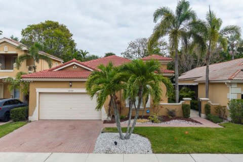 Villa ou maison à Coral Springs, Floride 3 chambres, 152.08 m2 № 2076582