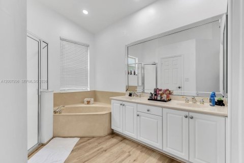 Villa ou maison à vendre à Coral Springs, Floride: 3 chambres, 152.08 m2 № 2076582 - photo 29