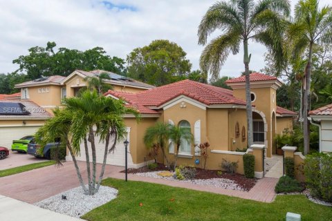 Villa ou maison à vendre à Coral Springs, Floride: 3 chambres, 152.08 m2 № 2076582 - photo 2
