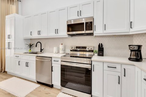 Villa ou maison à vendre à Coral Springs, Floride: 3 chambres, 152.08 m2 № 2076582 - photo 16