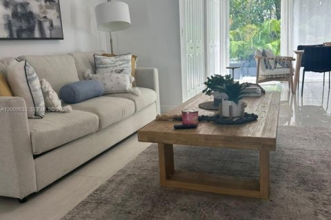 Villa ou maison à Miami, Floride 3 chambres, 141.21 m2 № 2090205