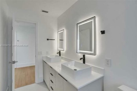 Casa en alquiler en Weston, Florida, 5 dormitorios, 309.46 m2 № 2077599 - foto 16