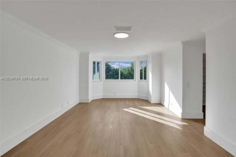 Casa en alquiler en Weston, Florida, 5 dormitorios, 309.46 m2 № 2077599 - foto 9