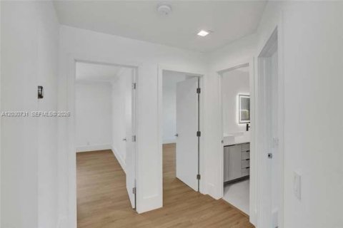 Casa en alquiler en Weston, Florida, 5 dormitorios, 309.46 m2 № 2077599 - foto 13